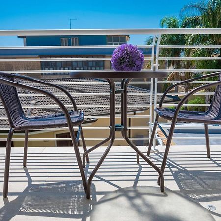 White Apartments & Spa อาโวลา ภายนอก รูปภาพ