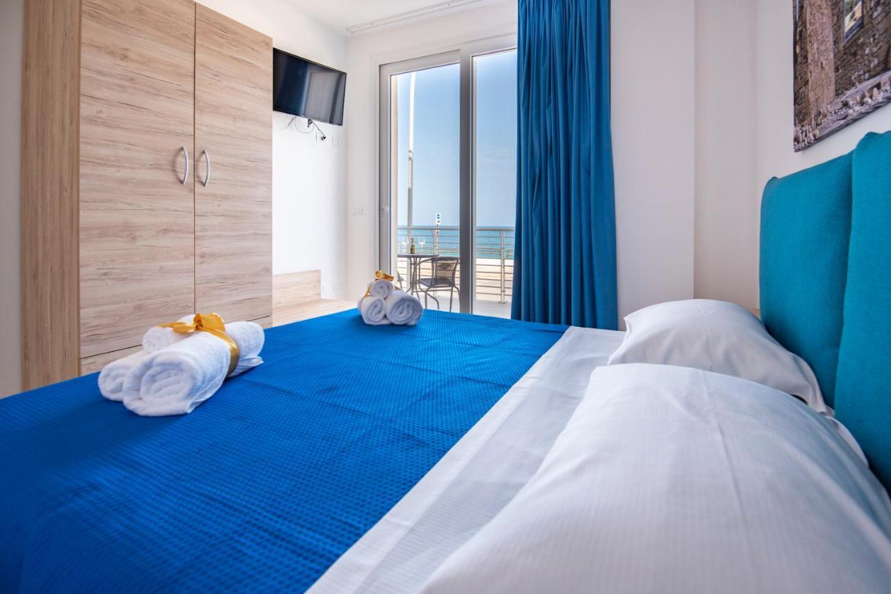 White Apartments & Spa อาโวลา ภายนอก รูปภาพ