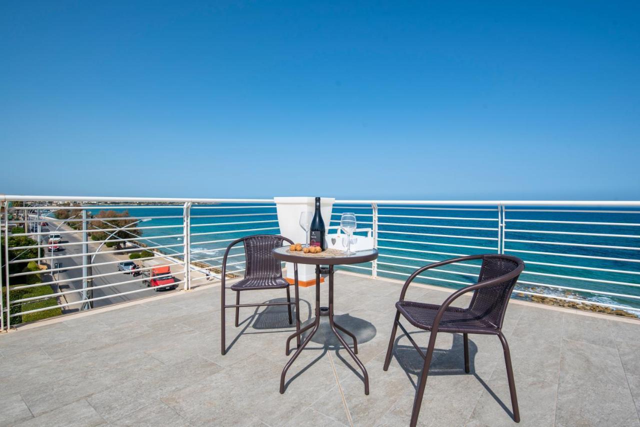 White Apartments & Spa อาโวลา ภายนอก รูปภาพ