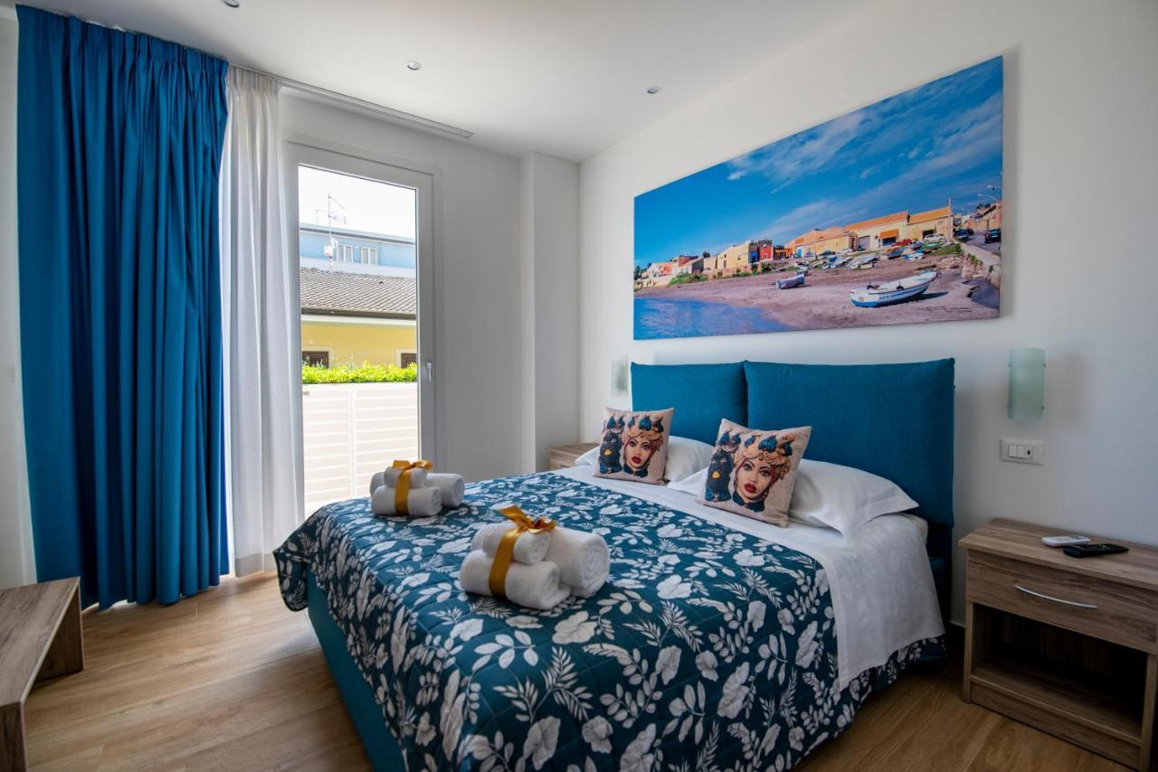 White Apartments & Spa อาโวลา ภายนอก รูปภาพ