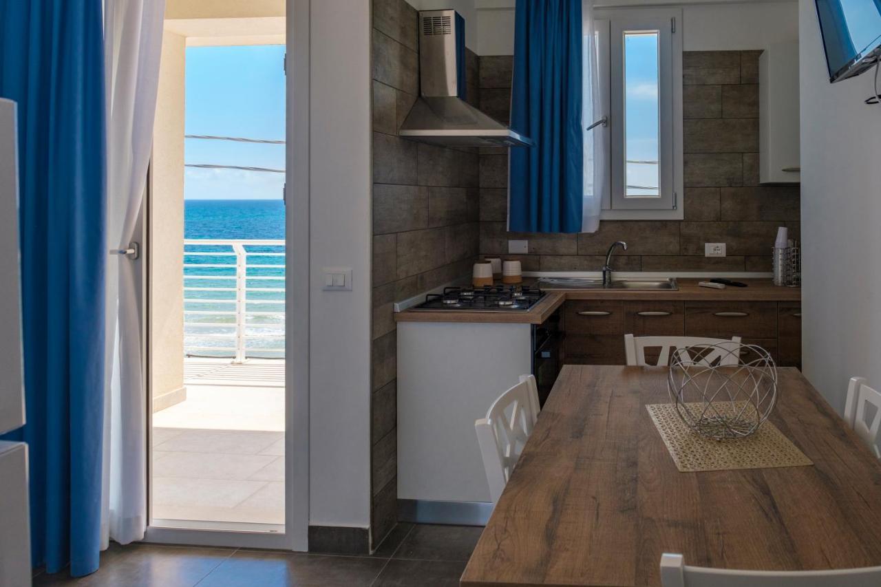 White Apartments & Spa อาโวลา ภายนอก รูปภาพ