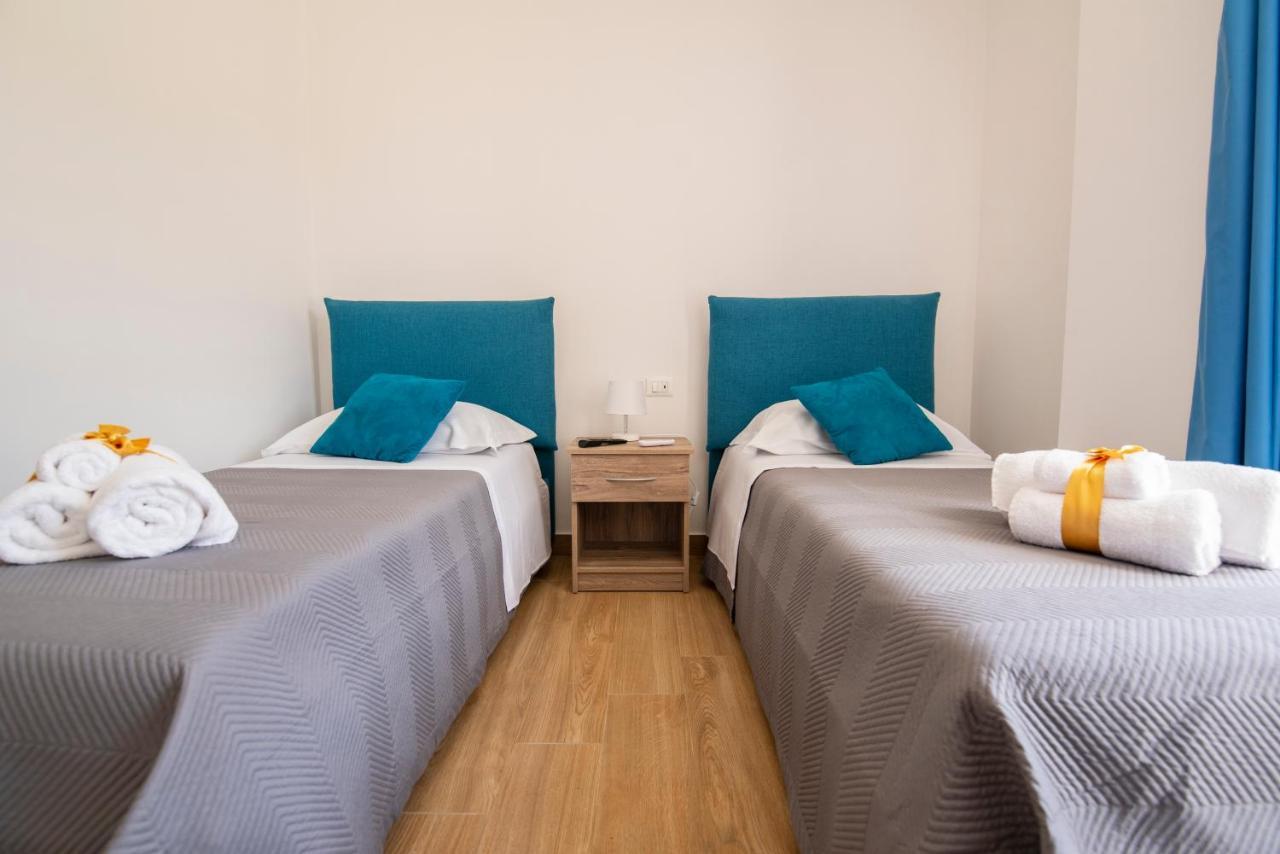 White Apartments & Spa อาโวลา ภายนอก รูปภาพ