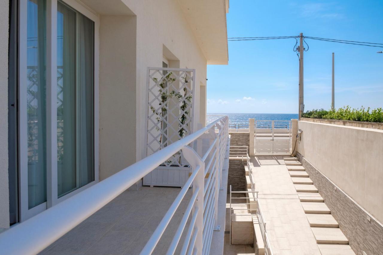 White Apartments & Spa อาโวลา ภายนอก รูปภาพ