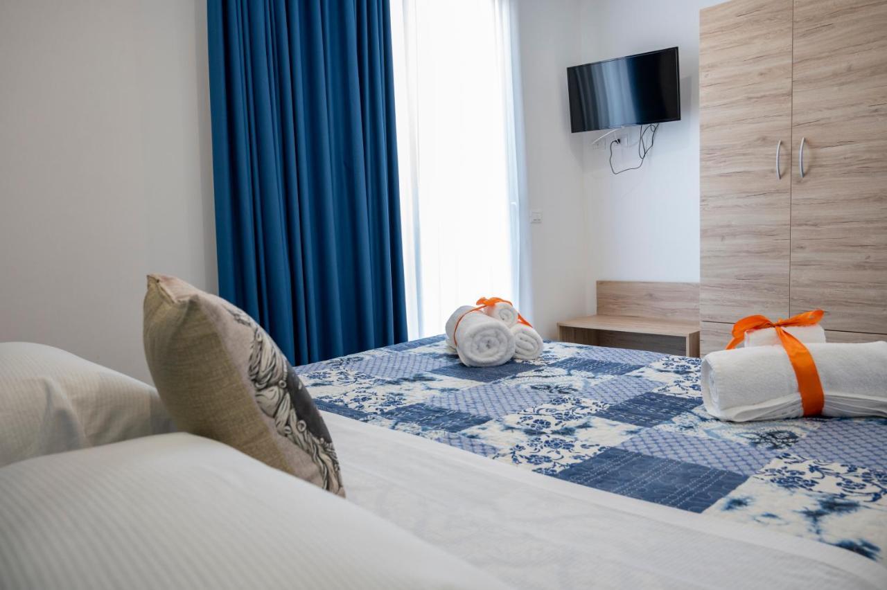 White Apartments & Spa อาโวลา ภายนอก รูปภาพ