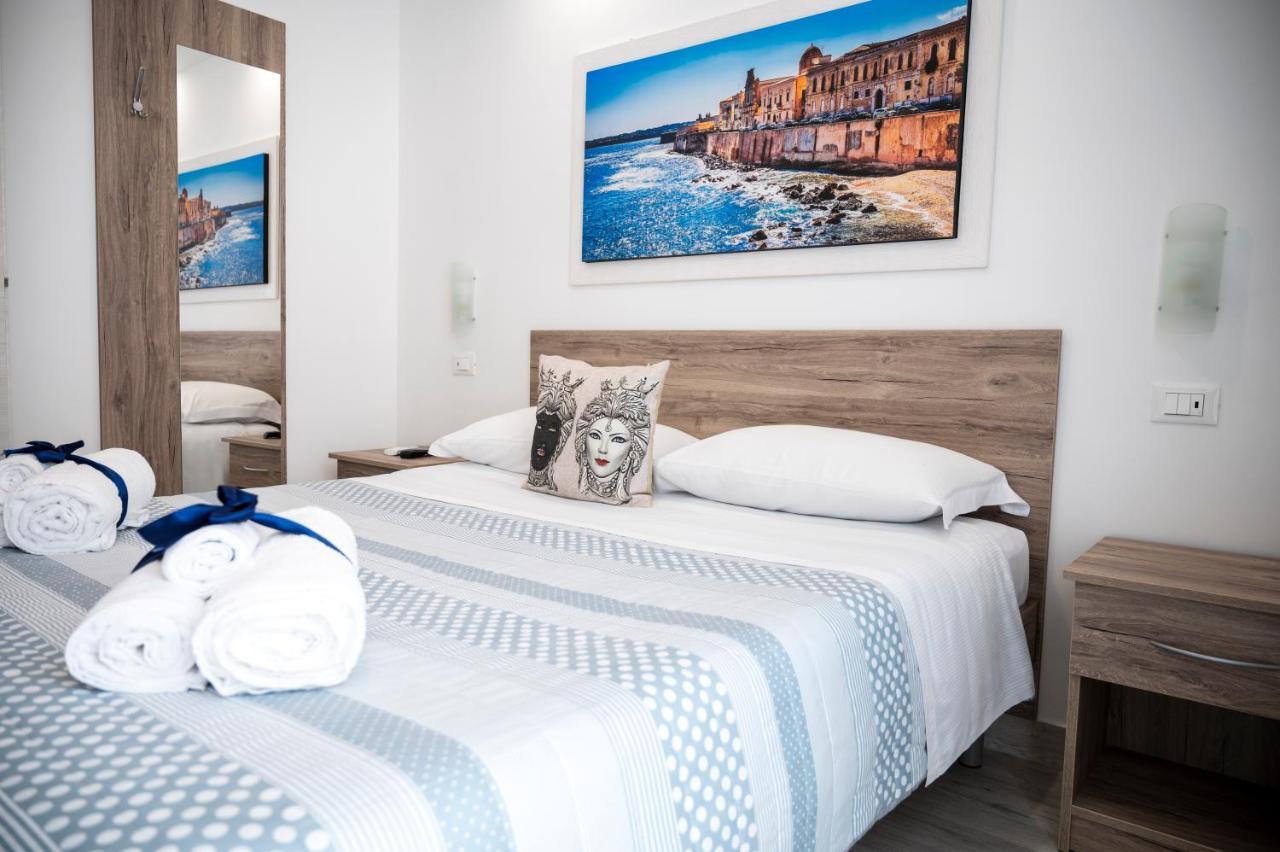 White Apartments & Spa อาโวลา ภายนอก รูปภาพ