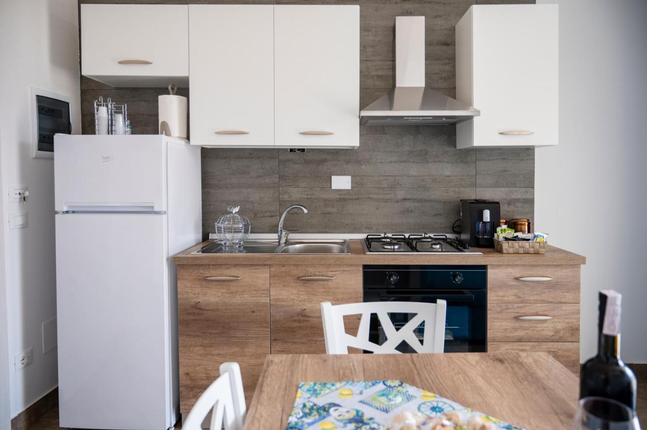 White Apartments & Spa อาโวลา ภายนอก รูปภาพ