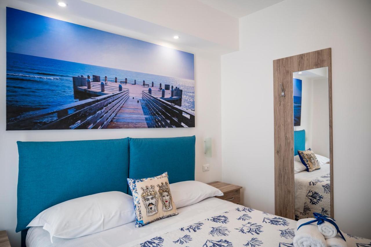 White Apartments & Spa อาโวลา ภายนอก รูปภาพ
