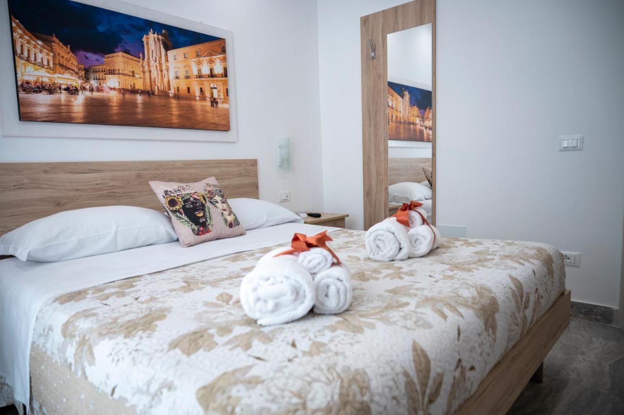 White Apartments & Spa อาโวลา ภายนอก รูปภาพ
